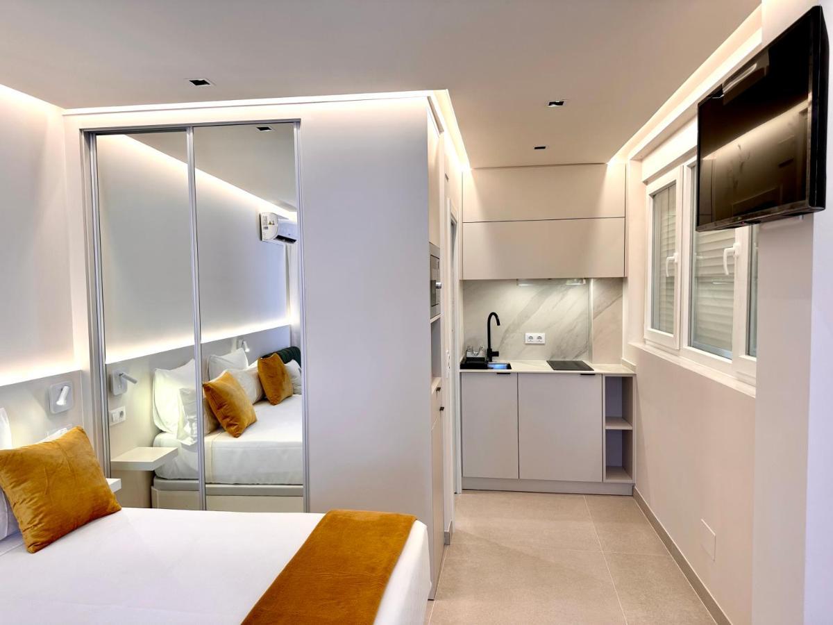 Suite Ron In Marina 2 People Puerto Deportivo Benalmadena Exterior photo